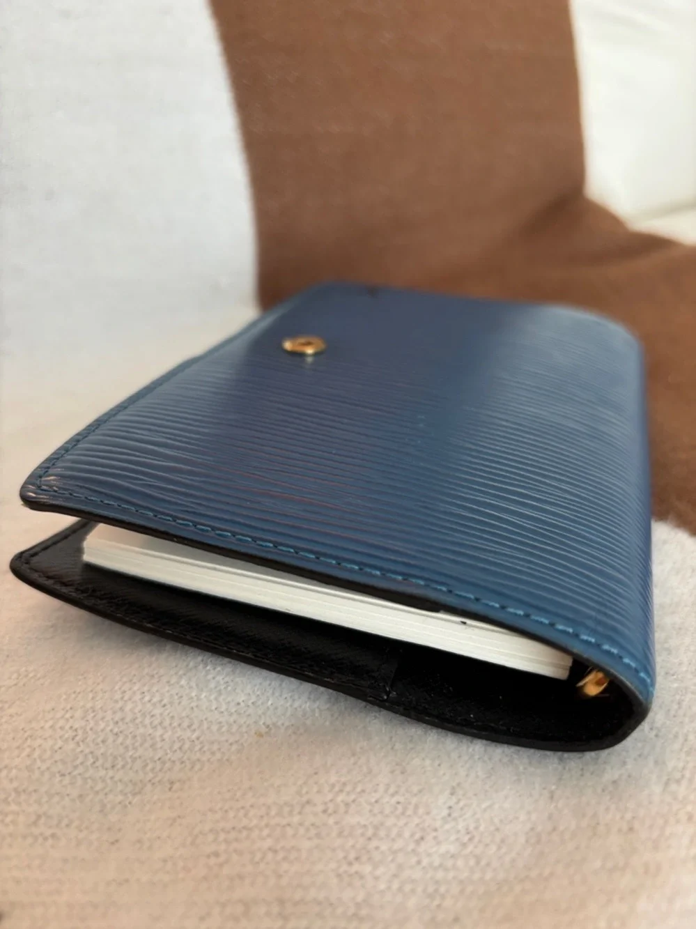 Louis Vuitton Blue Epi Leather Agenda comes with note pad EUC. Made in Spain - Picture 8 of 8
